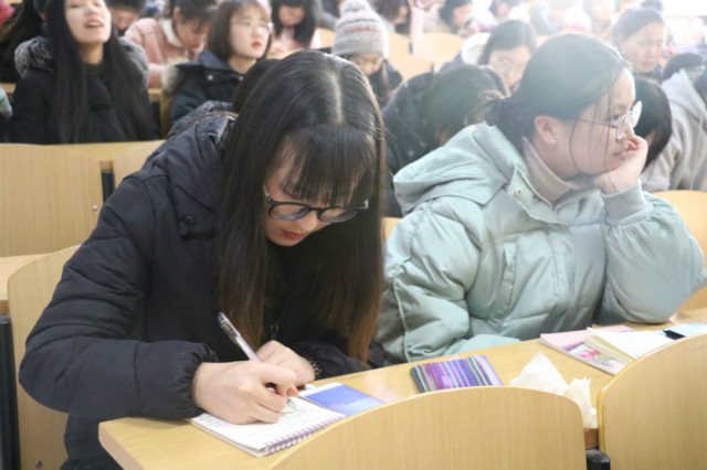 【辅导员说完满】 诚则无累 文明考风——外国语言文学系2017级辅导员说完满