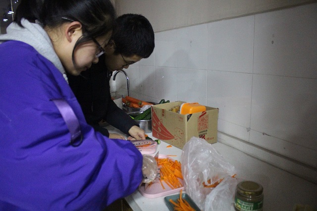 【完满班级】“烹”然心动 享舌尖美味——淬炼·国际商学院会计2001班完满班级活动