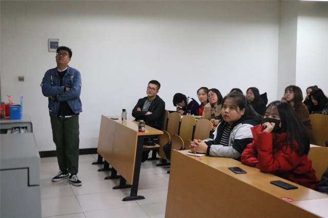 学长计划第579期:做眼睛里有光的人 迈向远方——外语系第82期学长计划之“公益服务正能量学长计划你我行”
