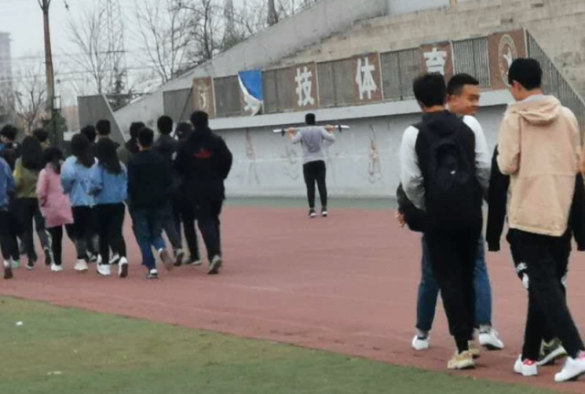 【完满班级】阳春三月 花色满园——智能工程学院15级完满班级活动集锦（八十）