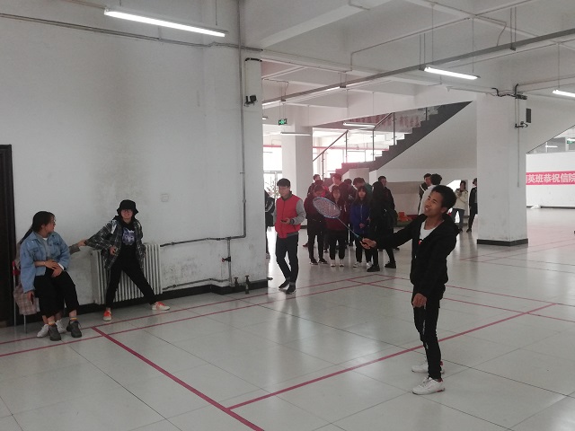 【完满班级】青春飞扬 羽动人生——食品与环境学院动医1801班完满班级活动