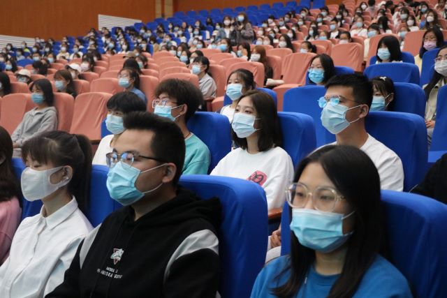 【迎新纪实】青春放飞梦想 启航韶华征程——商务英语学院2021级新生开学典礼