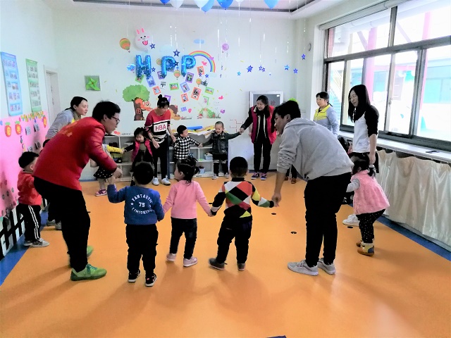 【完满班级】孩子 愿你永远笑靥如花美如颜——信工系计科1701班举办“小手牵大爱”公益完满班级活动