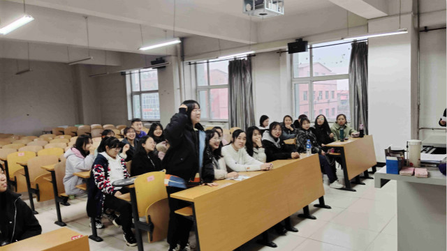 【完满班级】充满激情 丰富自我——外国语言文学系英语2002班、2005班完满班级活动