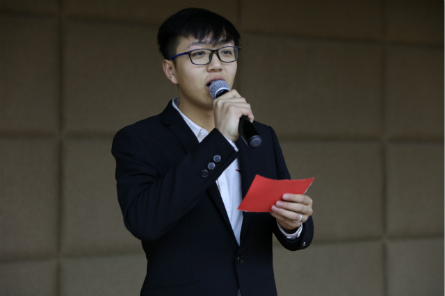 经管群英完满荟萃 且歌且行不断前进 ——经管系开展2017-2018学年第一学期完满总结大会