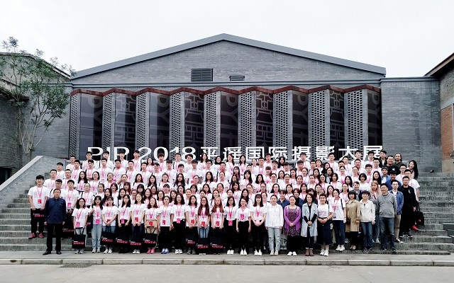 聚焦志愿者 青春簿上镌刻的平遥日记——记第十八届平遥国际摄影展系列报道(二)