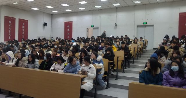 【辅导员说完满】践行宪法精神 凝聚振兴力量——艺术传媒学院2018级视产动专升本辅导员说完满