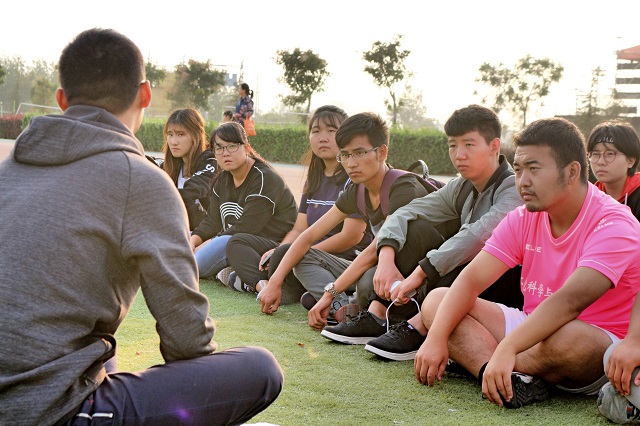 【辅导员说完满】给成长一个支点 让体育与幸福链接——辅导员说完满“以足球为例看竞技体育对我们的改变”