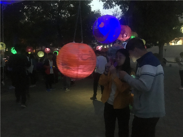 三节相同庆 绽放月柔情——机电工程系首届“花灯会”灯花空绞 沉醉遗梦