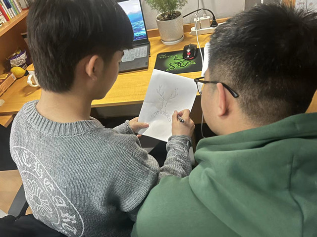 【完满班级】纷飞色彩 共创班徽——智能工程学院电子2102班完满班级活动