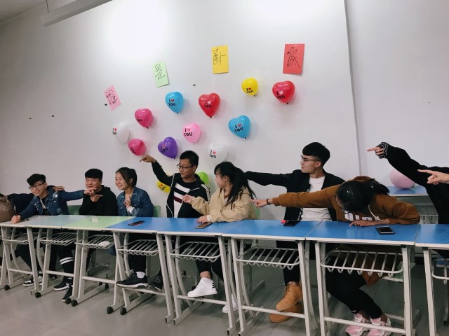 【完满班级】思维炸裂 脑洞大开 巧舌如簧——信工系软件1705班举办完满班级活动“谁是卧底？”