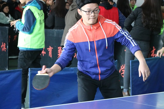 三尺球台搅风云 八方豪雄写春秋——第八届“至强杯”乒乓球联赛