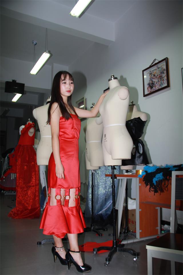 【社团巡礼节】“Model model”模特社举办“艺灵”服装展