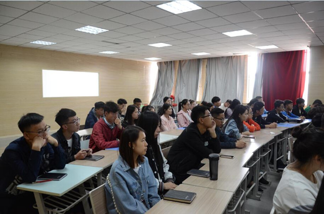 艺术传媒系举办学生干部培训第六期第二讲