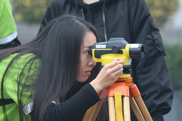 独树一帜奔卓越 定距测量实践路——环科系举办第二届“南方测绘杯”土地测量大赛