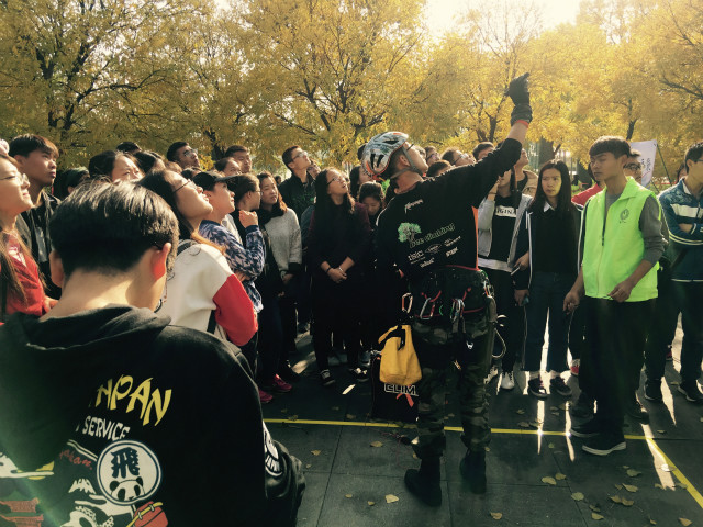 山西高校首次攀树大赛，盛况空前信院创造