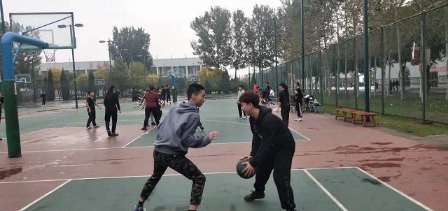 【完满班级】梦想启航 飞扬激情——食品与环境学院食安1802班级趣味篮球赛