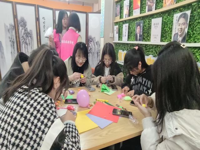 【完满团支部】学雷锋精神 筑青春之梦——商务英语学院英语2203班完满团支部活动