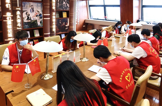 【三下乡】太原·以真理之火 点亮信仰之光——“红心向党映三晋”大数据学院、信息工程学院 移动的党史宣讲团