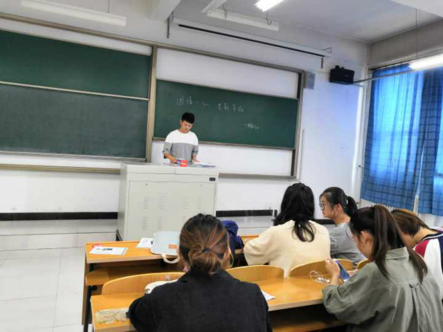 【完满班级】播散青春 燃烧激情——淬炼商学院九月完满班级主题活动(十二)