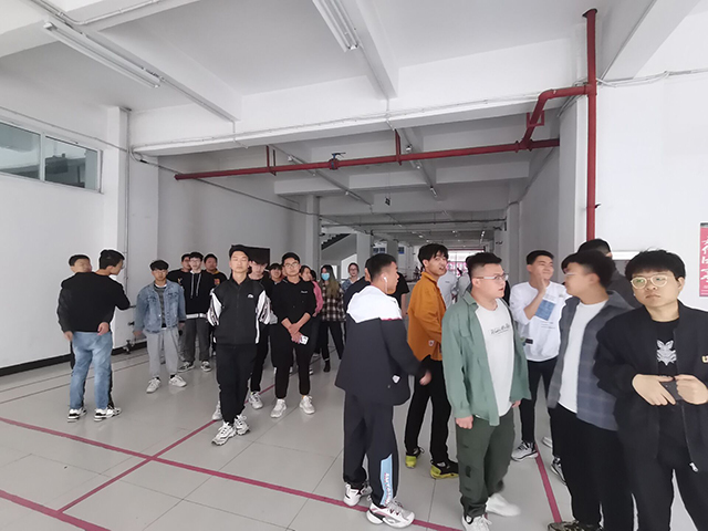 【完满班级】“青春活力 羽你同行”——大数据学院、信息工程学院网工2001班