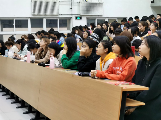 “一场人生的体育竞技赛”——淬炼商学院12月辅导员说完满专题活动（二十六）