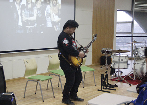 唱“破”不破 “末指”摇滚精神暨“无边”校园艺术节演奏音乐会