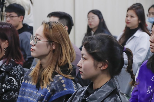 【传媒沙龙】百名师生共同感受播音与主持的魅力