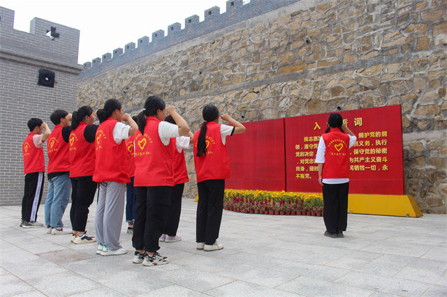 【三下乡】志愿服务进乡村 浓浓关怀老人情 ——汇“侯”研商 淬炼·国际商学院青年益行乡村振兴促进团