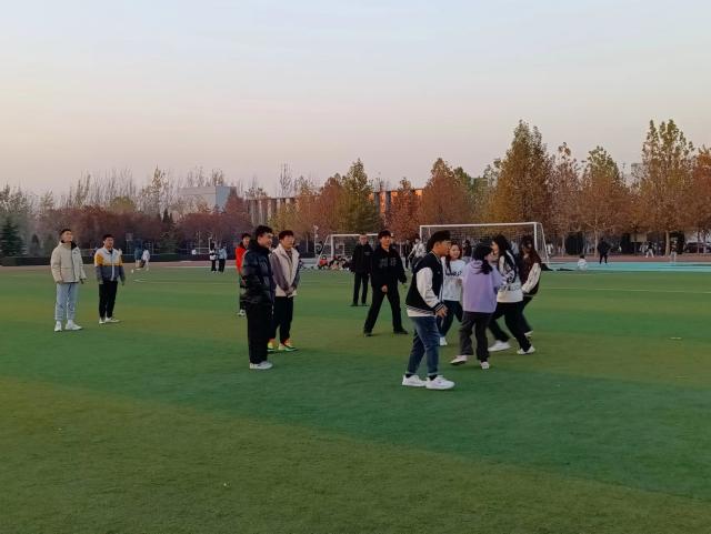 【完满团支部】阳光冬日打沙包趣味运动——大数据学院、信息工程学院网工2207班（专升本）完满团支部活动