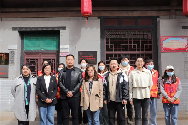 【青春雷锋月】听党课 讲奉献——经济与管理学院赴白塔社区学雷锋
