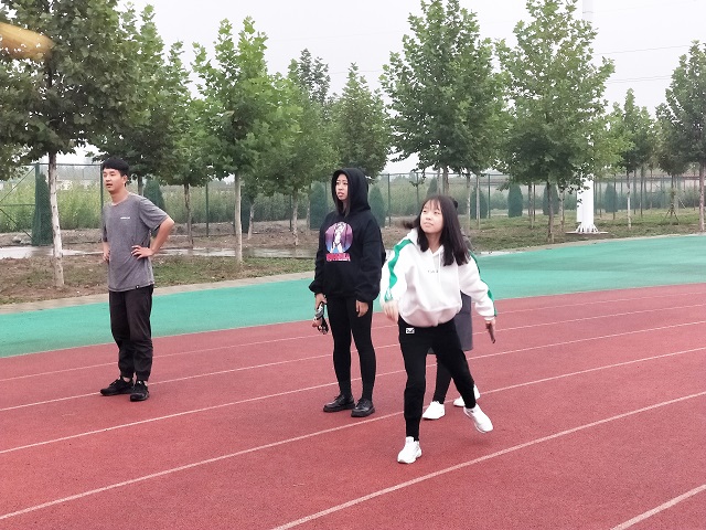 【完满班级】秋风中的精彩青春——淬炼商学院“体”味青春完满班级主题活动（十六）