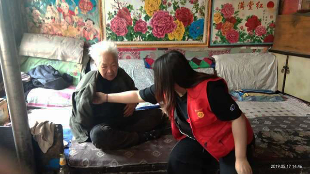 【完满班级】弘扬雷锋精神 争当时代楷模