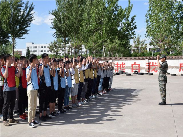 骄阳酷暑去娇气 严格训练砺精兵——环科系2016级“帮带”培训班纪实