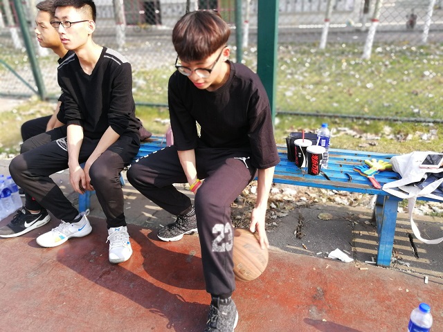 【完满班级】联谊篮球赛——数据1802班“火花青春 点燃寒冬”完满班级活动