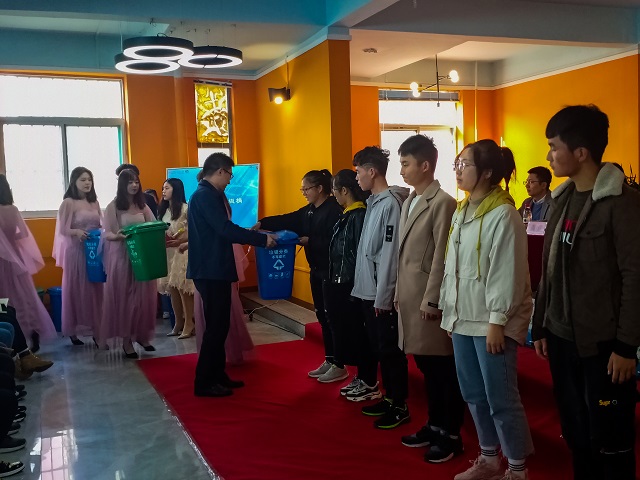 【1+1>2】“微公益”养成计划 培育大学生责任意识