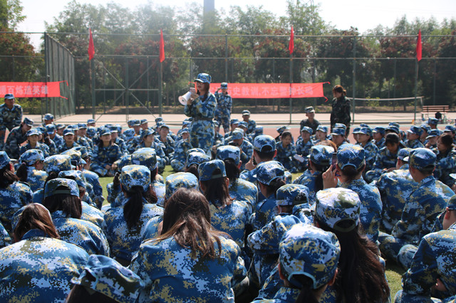 烈日骄阳 铸造精钢——21级智院学子军训纪实