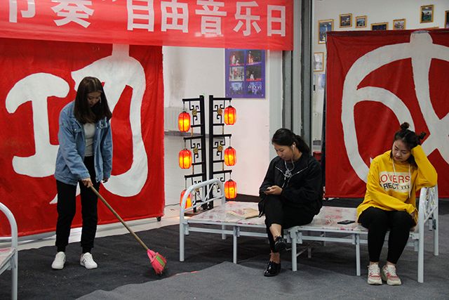 【音乐节】诠释青春与激情 唱响信院——第十七期“信院节奏·自由音乐日”