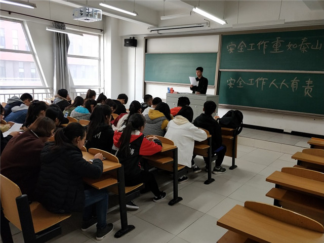 【完满班级】体验最可爱的人——淬炼商学院“善”行青春主题活动(二十)