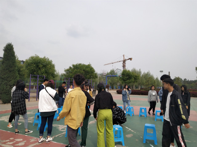 【完满班级】健步如飞 反应风暴——艺术传媒学院视觉1803班抢板凳完满班级活动