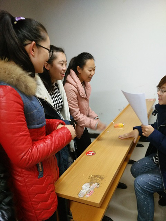 工管系会计1511-1518班举办“青春与电影”系列活动