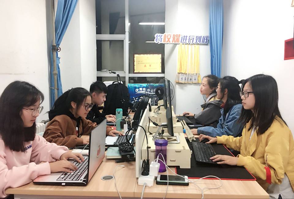 【工作标兵·罗甜甜】扎根校园宣传 努力生长