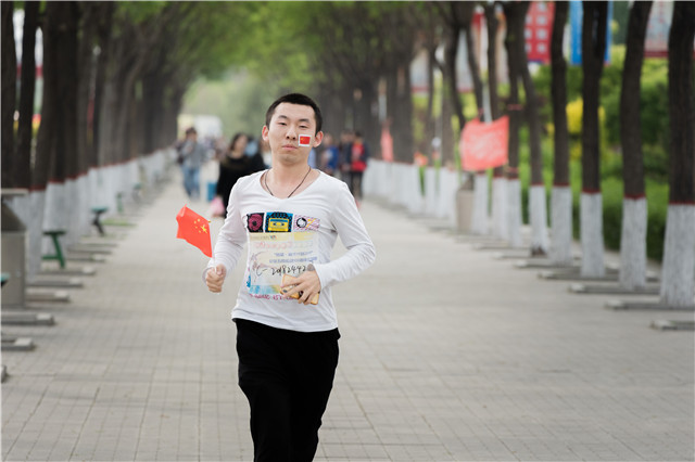 【忆“五四”】纪念“五四”运动100周年 1000名学生选择用这样的方式回望历史