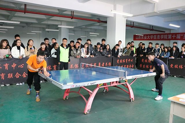 乒乓球与球板的碰撞 让智慧迸发