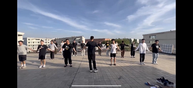 【辅导员说完满】青春战疫 “e”起舞动“jazz”篇——大数据学院、信息工程学院2021级辅导员说完满