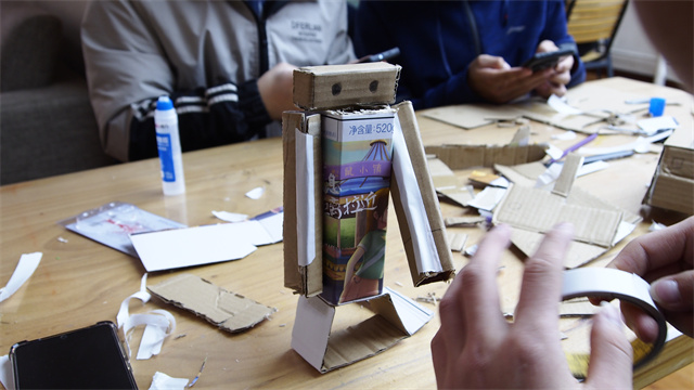 【完满班级】心灵手巧 变废为宝——淬炼·国际商学院财务2101班完满班级活动