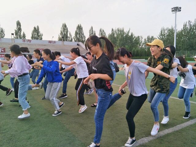 【完满班级】梦想征途 青春起航——淬炼商学院十月完满班级活动主题活动(四十八)