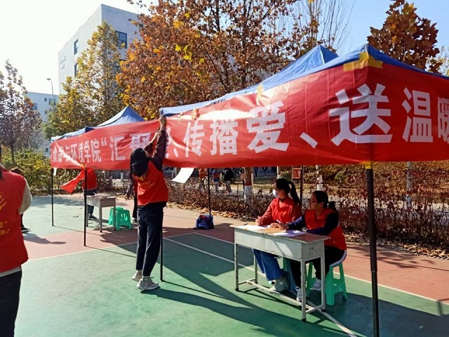 回收有价废品 传递无限温暖——食品与环境学院传递正能量专项服务队“汇聚爱 传递爱”第29期常规活动