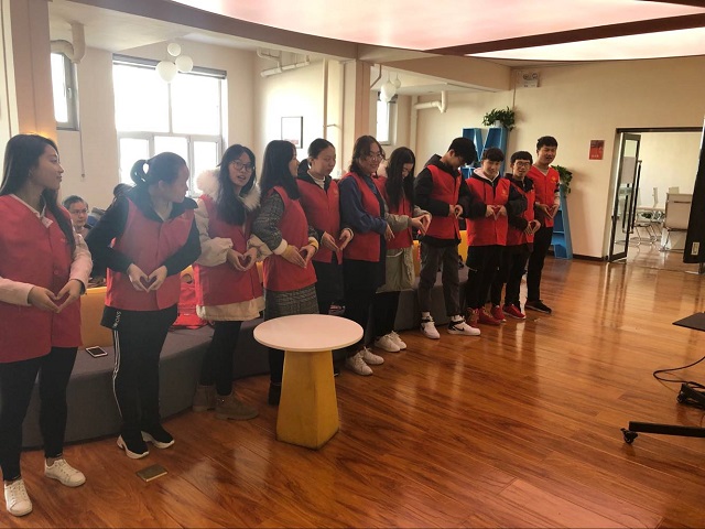 【完满班级】关爱留守  共享蓝天——计科1803班举办“关爱留守儿童”座谈活动