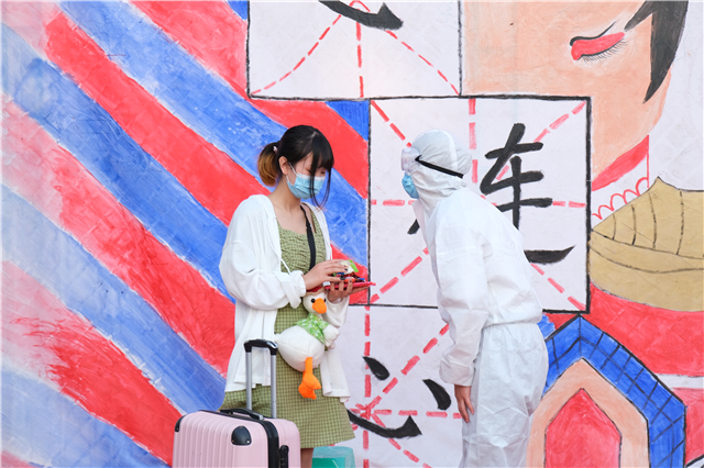 【戏剧节】爱和希望总比病毒蔓延地更快——《守望天明》